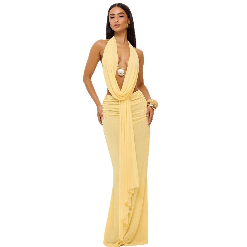 Τοπ με halterneck χωρίς πλάτη και φούστα με πιέτες σε μεσαίο μήκος — κομψό σετ