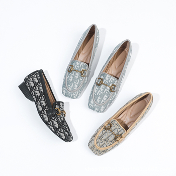 Proljeće 2024: Ženske slip-on loafers s platnenim gornjim dijelom, kvadratni vrh, plus size, casual