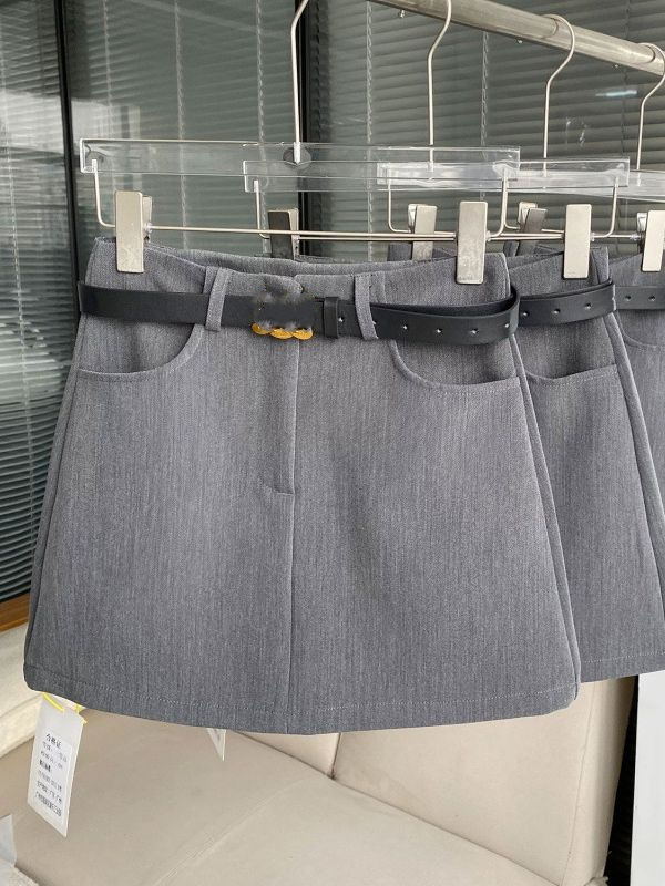 Senna inspirirana Miu-stilom, premium A-linijska mini suknja, visokim strukom, vizualno vitka, siva, za žene