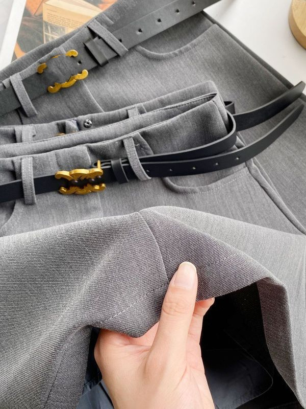 Senna inspirirana Miu-stilom, premium A-linijska mini suknja, visokim strukom, vizualno vitka, siva, za žene
