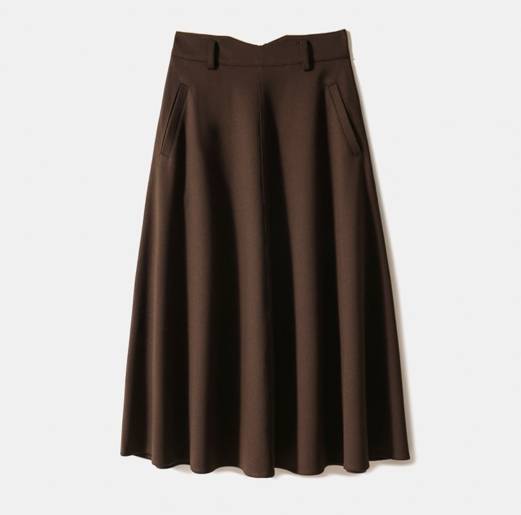 Suknja srednje duljine od vunene smjese, boje kave, visok pojas, plisirana A-linija, uredski stil