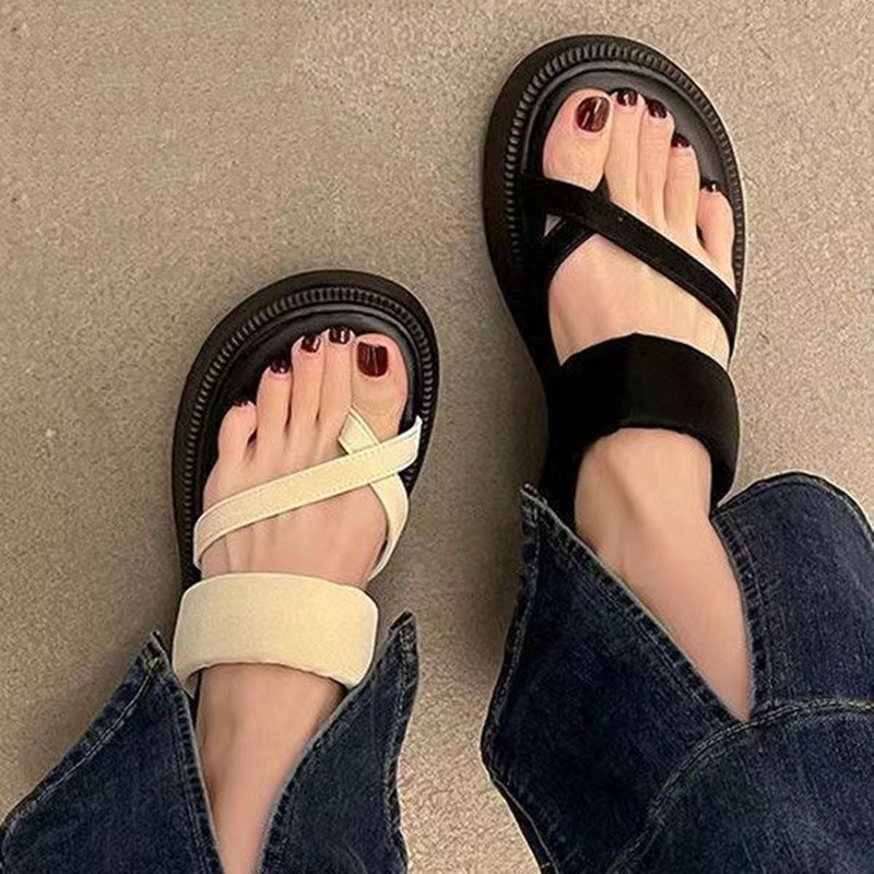 Ženske platformske plažne sandale s trakicom između prstiju, Chanel inspiriran stil, kvadratni vrh, PU gornji dio, gumeni potplat