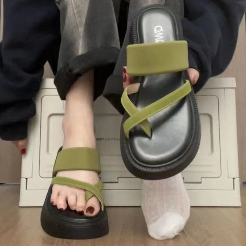 Ženske platformske plažne sandale s trakicom između prstiju, Chanel inspiriran stil, kvadratni vrh, PU gornji dio, gumeni potplat