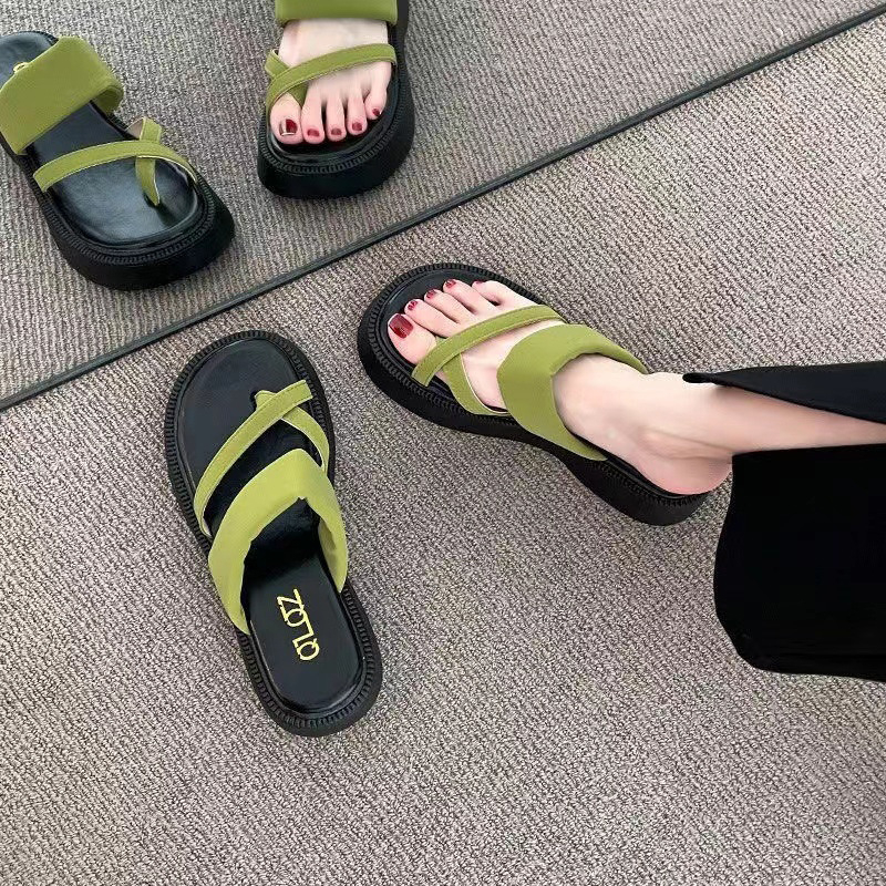 Ženske platformske plažne sandale s trakicom između prstiju, Chanel inspiriran stil, kvadratni vrh, PU gornji dio, gumeni potplat