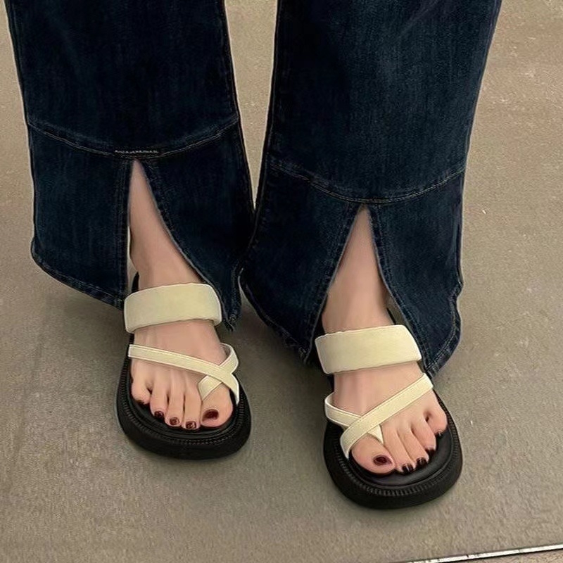 Ženske platformske plažne sandale s trakicom između prstiju, Chanel inspiriran stil, kvadratni vrh, PU gornji dio, gumeni potplat