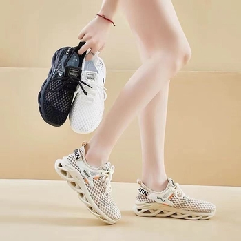 Ženske prozračne mrežaste tenisice s perforacijama, ultra lagane slip-on tenisice s debelim potplatom, korejski stil, ljeto 2025