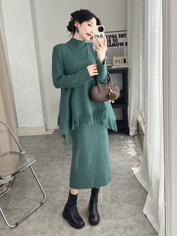 Ženski pleteni set s resama – pulover i haljina, korejski stil, elegantan i svestran za zimu 2024.