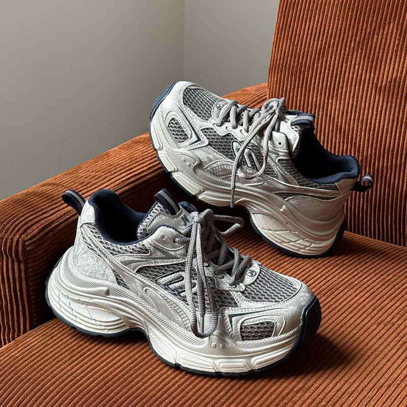 Ženske tenisice tipa dad shoes za podizanje visine, kolekcija jesen 2025, udobne svakodnevne sportske tenisice
