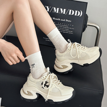2025 nove univerzalne ženske tenisice u stilu dad shoes, prozračne, s križnim dizajnom, visokim gornjim dijelom i debelom potplatom za povećanje visine, za proljeće i ljeto