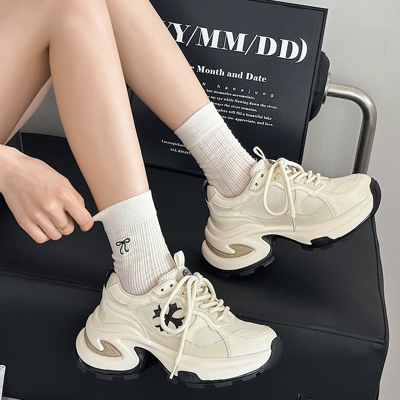 2025 nove univerzalne ženske tenisice u stilu dad shoes, prozračne, s križnim dizajnom, visokim gornjim dijelom i debelom potplatom za povećanje visine, za proljeće i ljeto