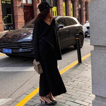 Ženski pleteni set: top s V izrezom i midi suknja, ležerni stil, jesen-zima