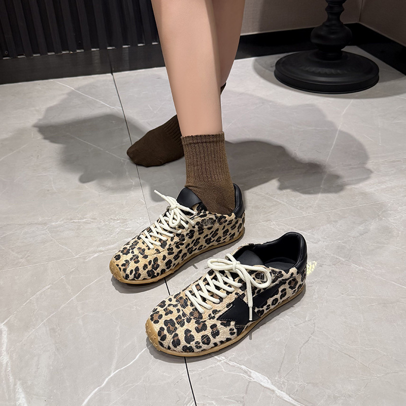 Ženske tenisice u korejskom retro stilu s leopardim uzorkom i zvjezdicama, izlizani casual dizajn, tanka potplata