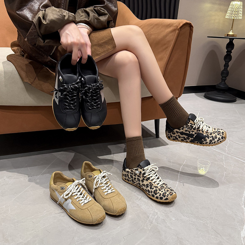 Ženske tenisice u korejskom retro stilu s leopardim uzorkom i zvjezdicama, izlizani casual dizajn, tanka potplata