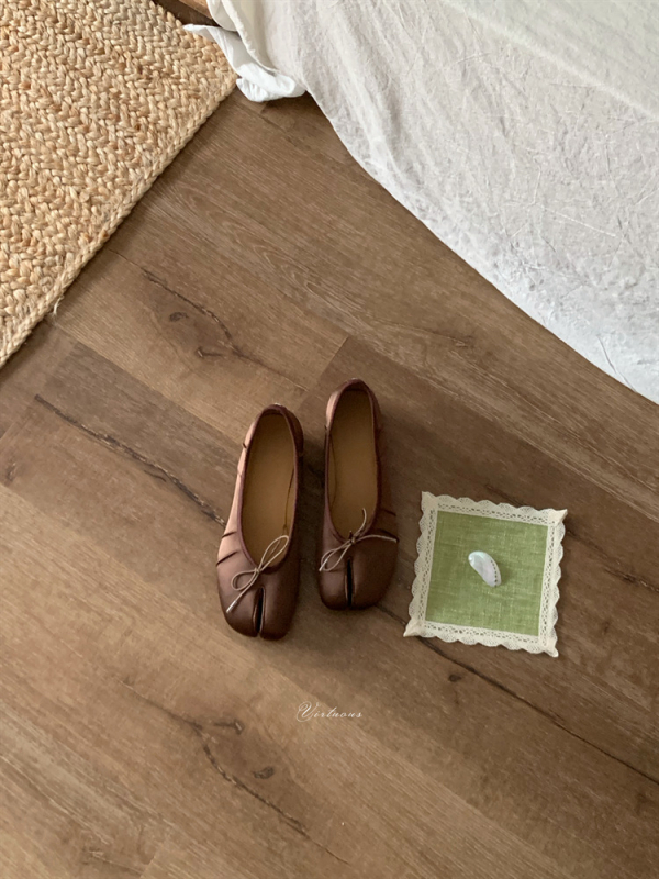 Ženske satin cipele s podijeljenim prstom, retro baletanke, srednja potpetica