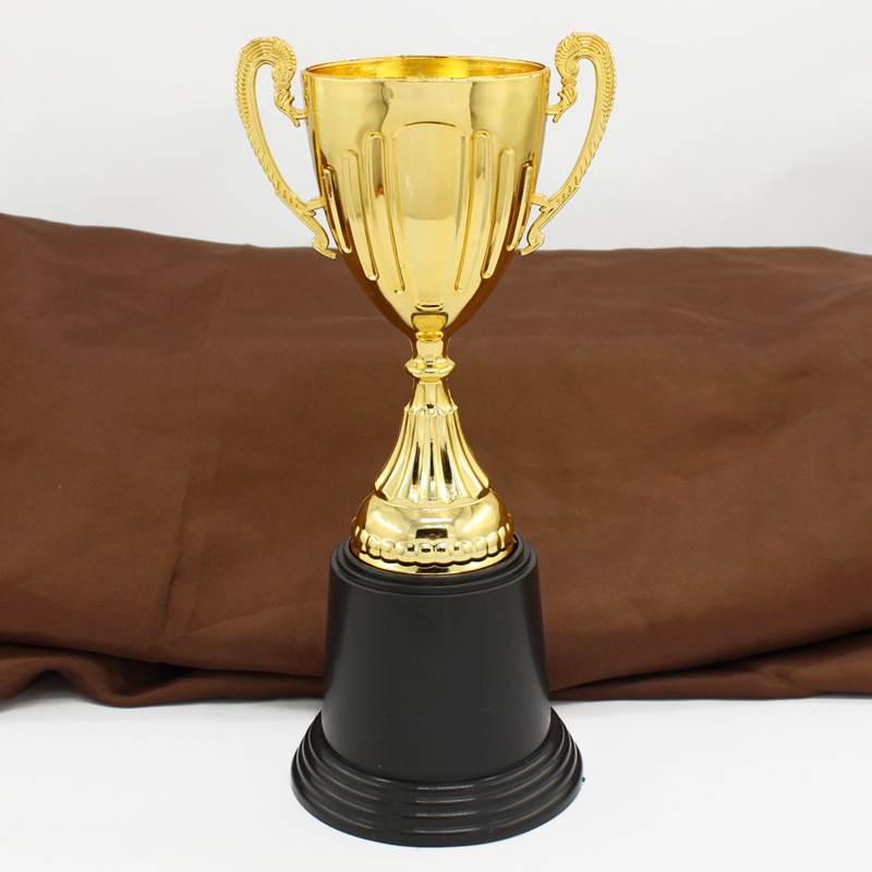 Višesportski trofej za košarku, nogomet, badminton i utrke – memorijalni grupni trofej (plastika)