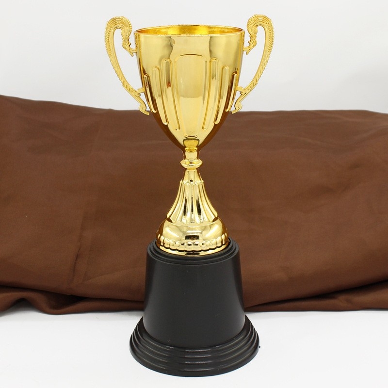 Višesportski trofej za košarku, nogomet, badminton i utrke – memorijalni grupni trofej (plastika)