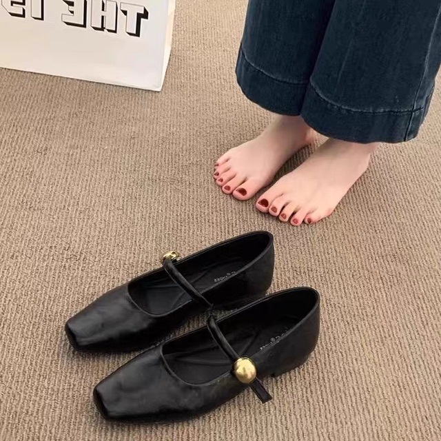 Ženske crne balerinke od mekane kozje kože s malim potpeticama, Mary Jane stil