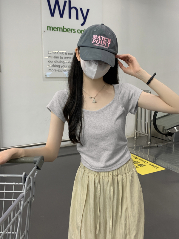 Ženski uski T-shirt s kratkim rukavom, 2025 novi model, vitko i elegantno, ljetni casual cropped top