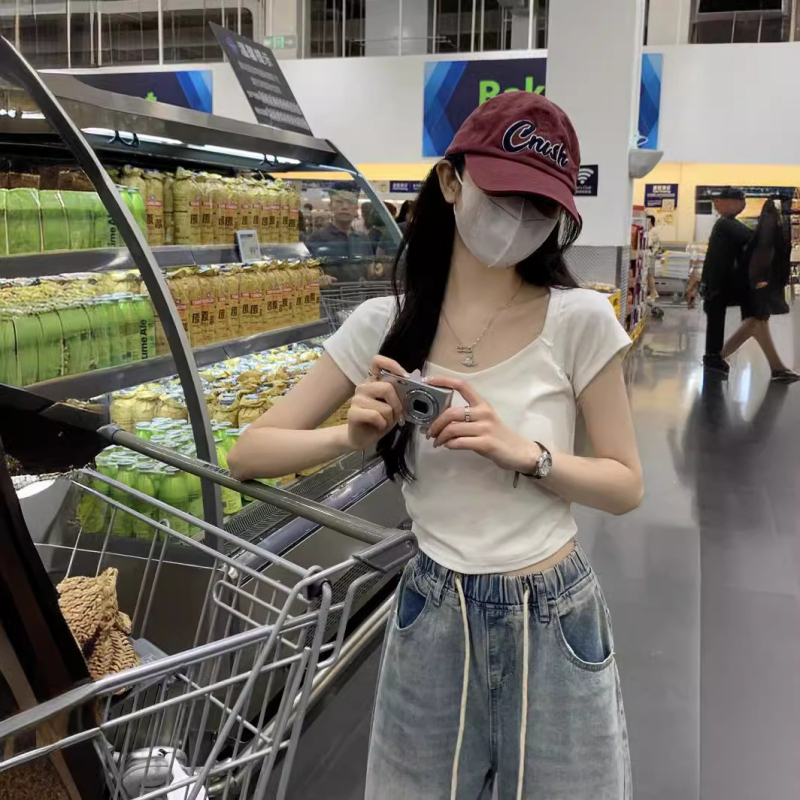 Ženski uski T-shirt s kratkim rukavom, 2025 novi model, vitko i elegantno, ljetni casual cropped top