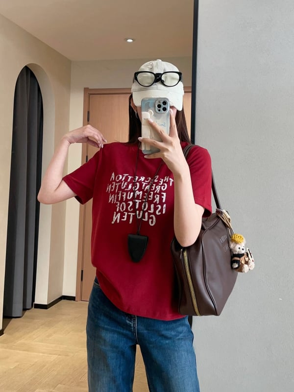 Chunbuwan crveni ženski T-shirt s okruglim izrezom i kratkim rukavima, natpisom s slovima, ležernog kroja, svestran stil, model 2026