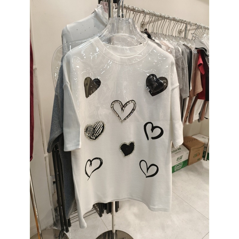 Ženski T-shirt s kratkim rukavima, debeli jesensko-zimski top s mekom unutarnjom stranom i 3D dizajnom srca, europski stil, opuštena silueta