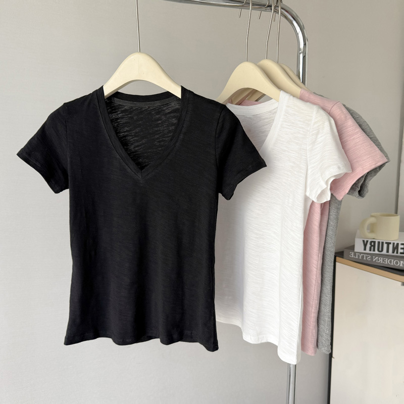 Žensko slim-fit T-shirt s V izrezom, kratkim rukavima, pamuk s vlaknima bambusa, slub tekstura, ljetni stil inspiriran Korejom