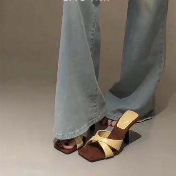 Ženske sandale od ovčje kože, francuski retro stil, otvoreni prst, križani remeni, kvadratni nos, tanka potpetica