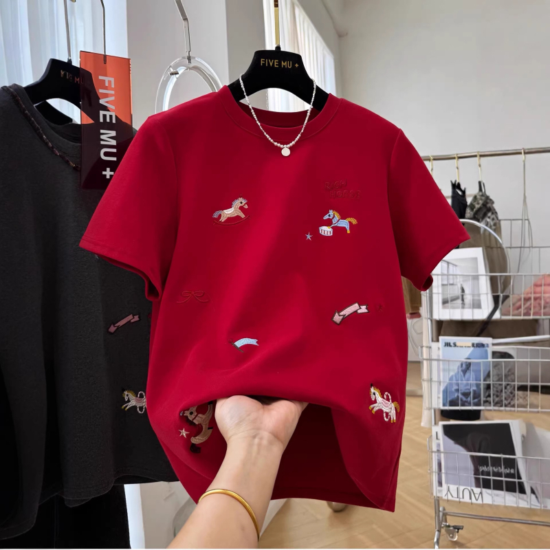 Siva ženski T-shirt kratkih rukava s printom ponija, slobodan kroj, proljeće 2026