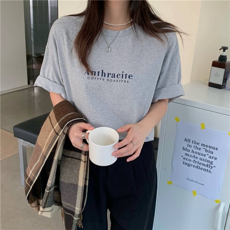 Ženski ljetni T‑shirt kratkih rukava, ležeran kroj, korejski stil, chic top s hongkonškim štihom