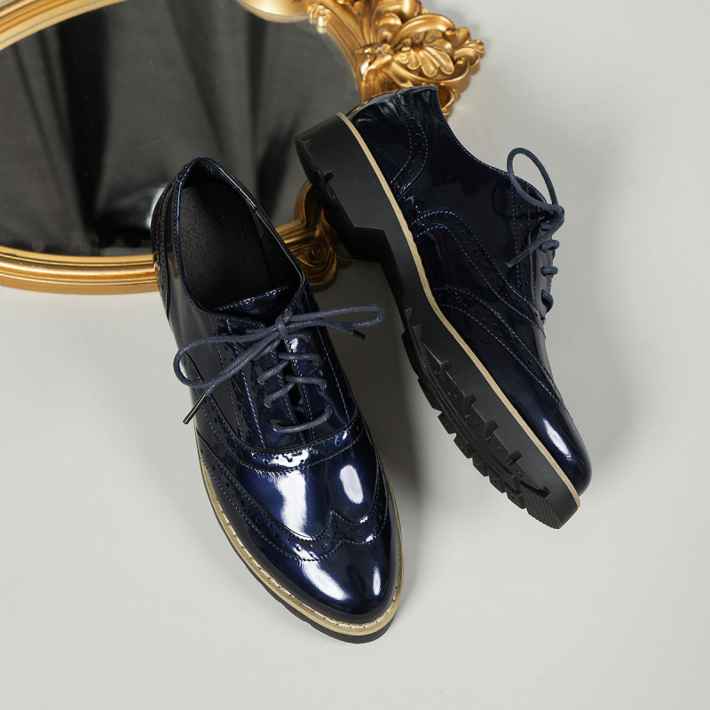 Γυναικείοι loafers με κορδόνια, μονόχρωμο φινίρισμα καθρέφτη