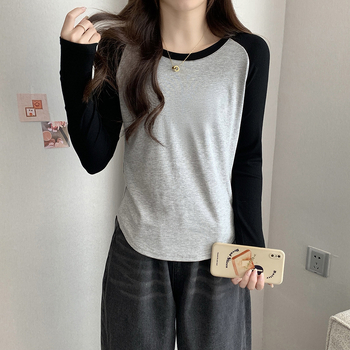 Ženski crop top s patchworkom i Raglan rukavima, uski kroj