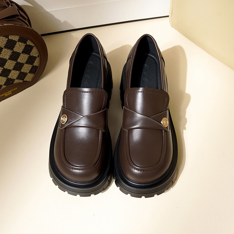 Γυναικείοι καφέ loafers με μαλακή σόλα και διακόσμηση από χρυσό νόμισμα, βρετανικού στιλ, με φαρδιά σόλα, slip-on, για άνοιξη και φθινόπωρο