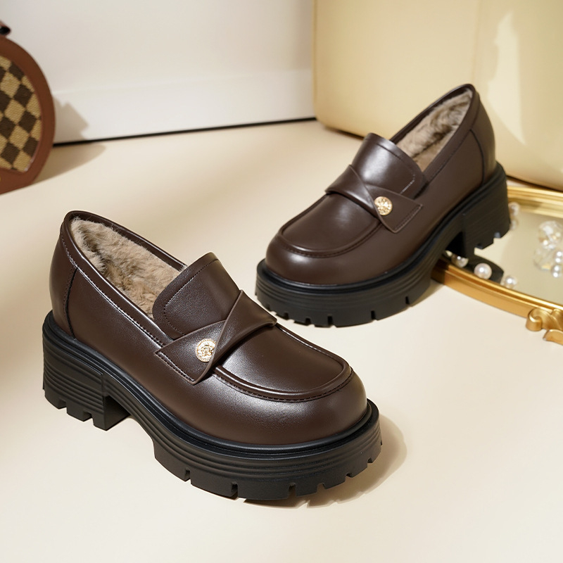 Γυναικείοι καφέ loafers με μαλακή σόλα και διακόσμηση από χρυσό νόμισμα, βρετανικού στιλ, με φαρδιά σόλα, slip-on, για άνοιξη και φθινόπωρο