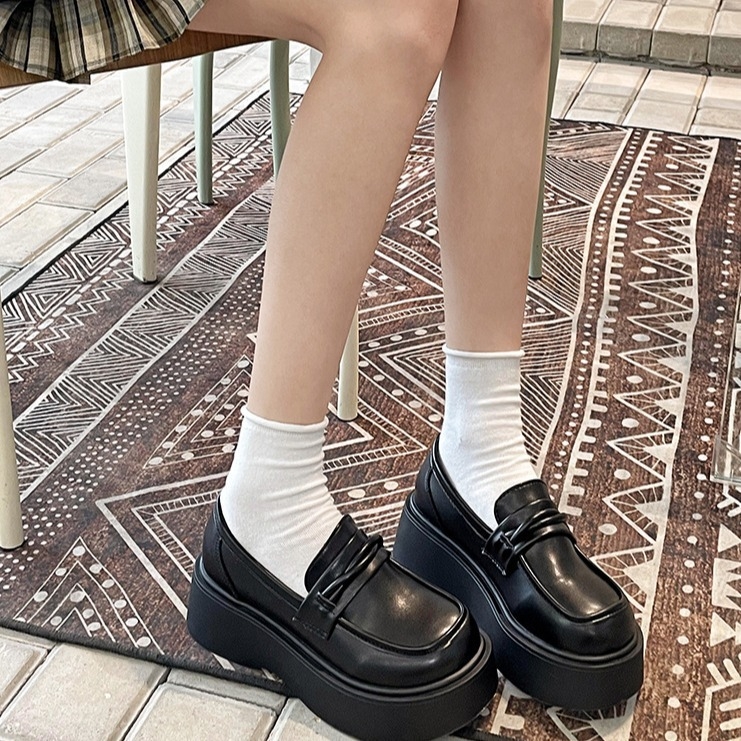 Ženske Mary Jane loaferice u retro britanskom stilu s debelim potplatom i debelim petama, ljeto 2024