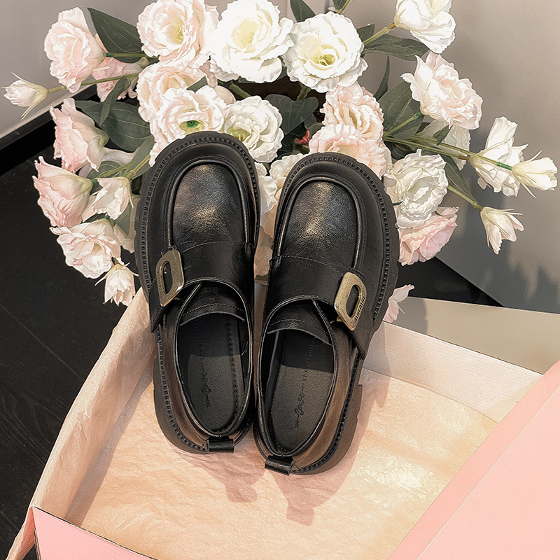 Ženski kožni loafer u britskom stilu s debelim podom i masivnim petom, 2026 model za sve sezone, retro moda s metalnim kopčom i Velcro zatvaračem