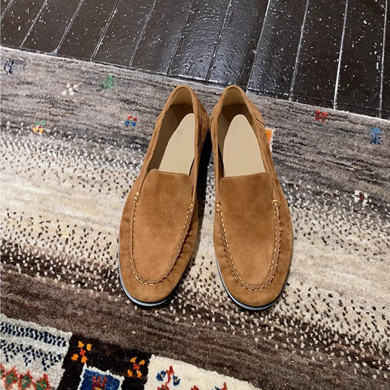 Grape Mom női loaferek ősz-télre — francia stílusú kerek orrú slip-on, bőr felsőrész, gumírozott talp