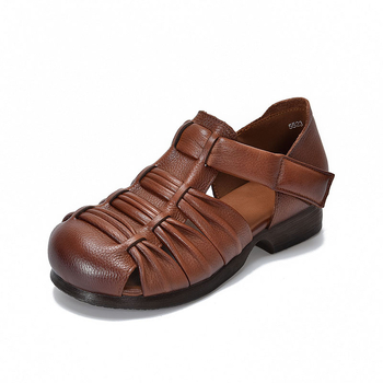 Sandale od prve kvalitete teleće kože, ručno pletene, lagane i prozračne, retro rimski stil, perforiran dizajn, s Velcro zatvaračem.