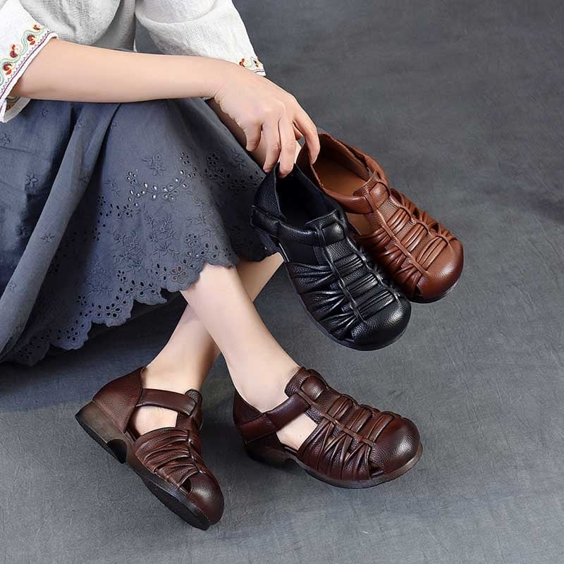 Sandale od prve kvalitete teleće kože, ručno pletene, lagane i prozračne, retro rimski stil, perforiran dizajn, s Velcro zatvaračem.