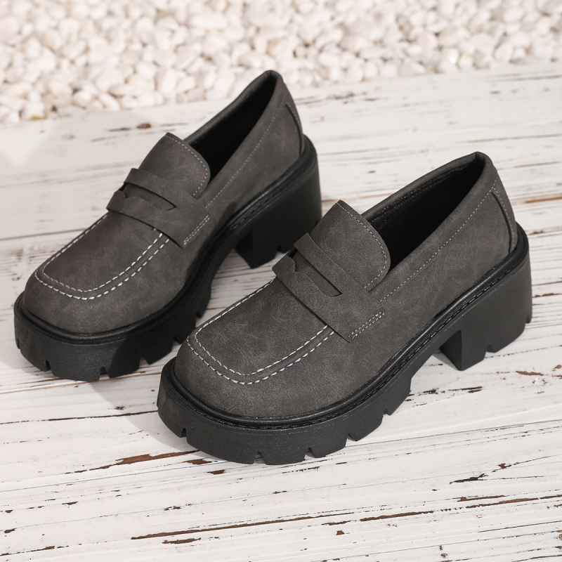 Ženski loaferi s britanskim stilom, visoke pete, slip-on, jesen 2025
