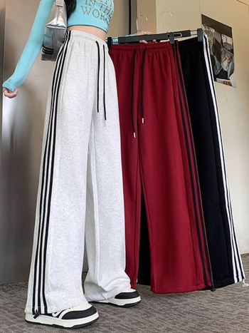 Ženske sportske hlače visokog struka, širokih nogavica, ravnog kroja, tri pruge, casual