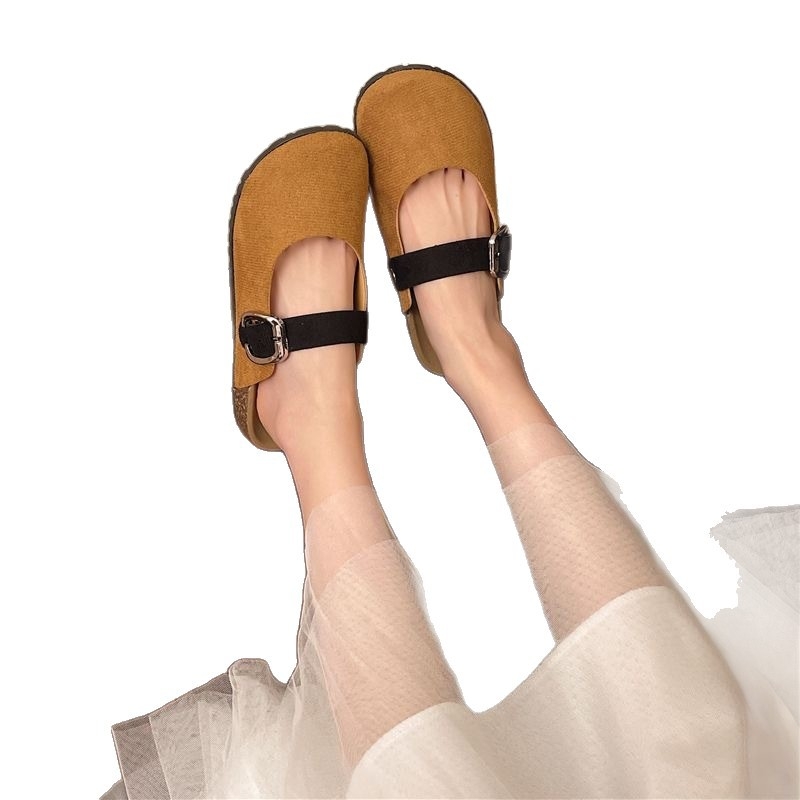 Sandale feminine în stil Birkenstock: vârf închis, decupaje decorative, talpă moale respirabilă, pentru interior și exterior