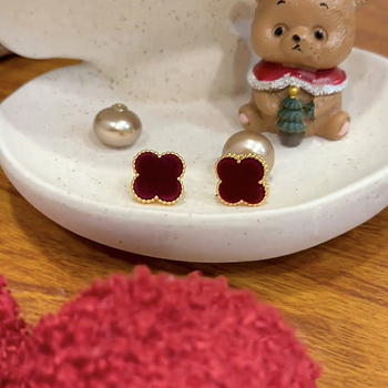 Crvene novogodišnje naušnice sa četiri lista cvijeta, 925 srebra, klasičan svestran stil