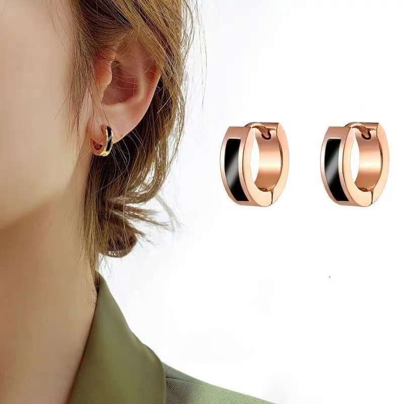 Korejski stil, jednostavne naušnice od titan čelika s oblikom školjke, male i elegantne za žene