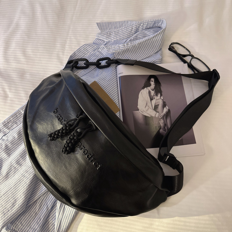 Ženska crossbody torba u korejskom stilu, velikog kapaciteta, PU koža, dumpling oblik, gradski stil, unutarnja džep sa zatvaračem, meki materijal