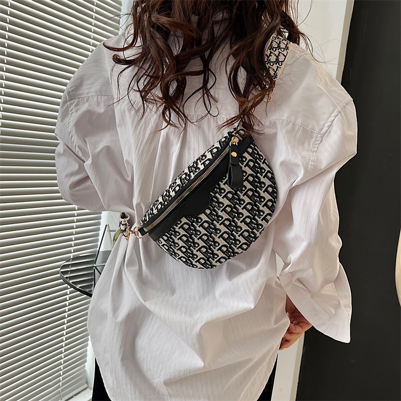 Ženska torbica s natpisom slova, minimalistički dizajn, novi model 2026, crossbody torba za svakodnevnu upotrebu