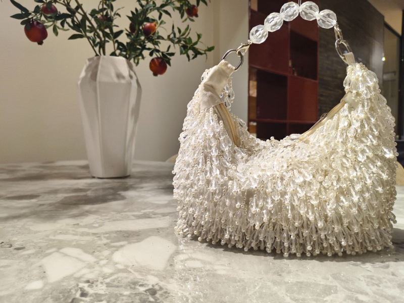 Ručno izrađena večernja torbica od perlica, ženska elegantna torba za svečane prilike