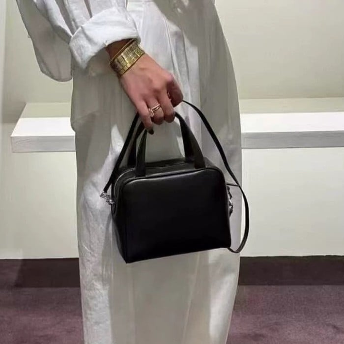 Ray — minimalistička mala kvadratna kožna torbica s crossbody remenom, torba za fotoaparat