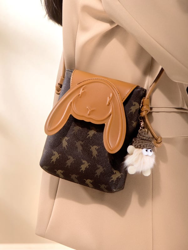 Ženska torba u minimalističkom urbanom stilu, od prave kože, torbica za mobitel, mini crossbody torba, horizontalni kvadratni oblik, model 2026