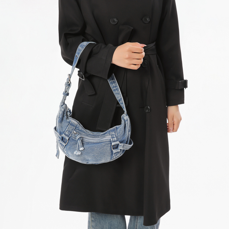 2026 Korejska retro polumjesečna denim torbica za crossbody, mala ženska torba za ramena