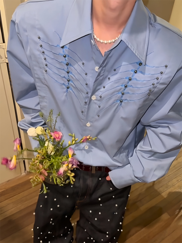 Kék férfi hosszú ujjú inget-jacket szegecses hímzéssel, elegáns megjelenés